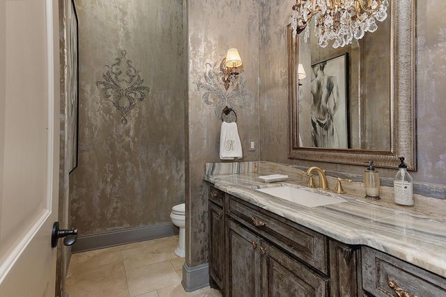 2 Lace Point, The Woodlands, TX 77382