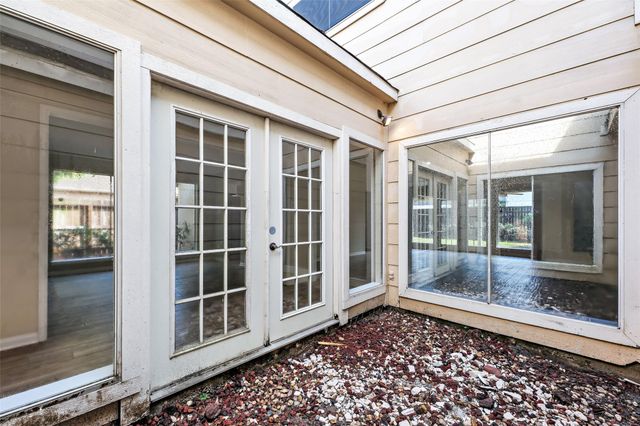 10735 Kitty Brook Drive, Houston, TX 77071
