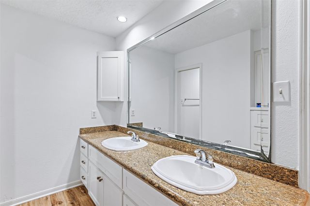 10735 Kitty Brook Drive, Houston, TX 77071