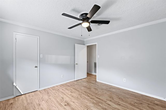 10735 Kitty Brook Drive, Houston, TX 77071