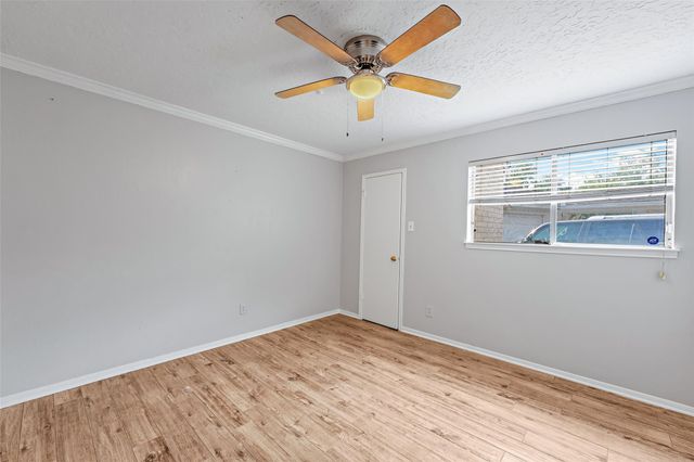 10735 Kitty Brook Drive, Houston, TX 77071