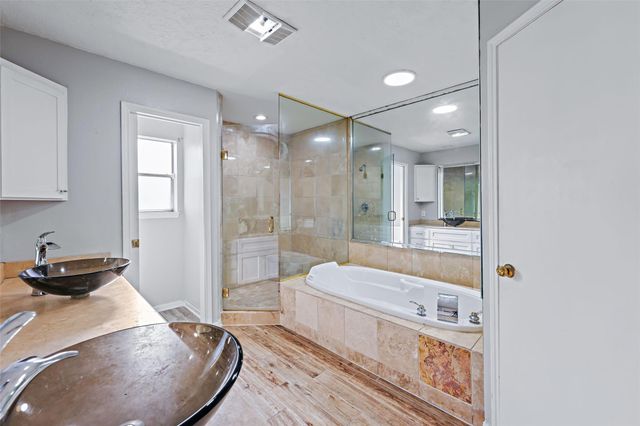 10735 Kitty Brook Drive, Houston, TX 77071