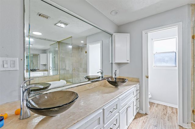 10735 Kitty Brook Drive, Houston, TX 77071