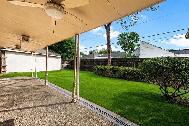 10735 Kitty Brook Drive, Houston, TX 77071