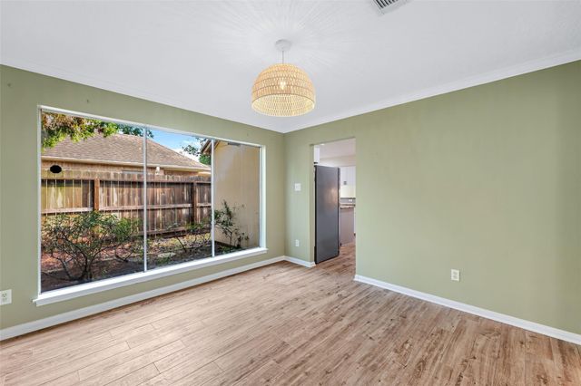 10735 Kitty Brook Drive, Houston, TX 77071