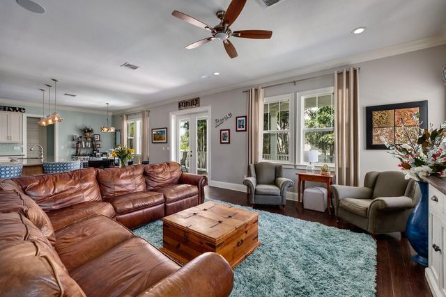 852 CORDOVA BOULEVARD NE, St Petersburg, FL 33704