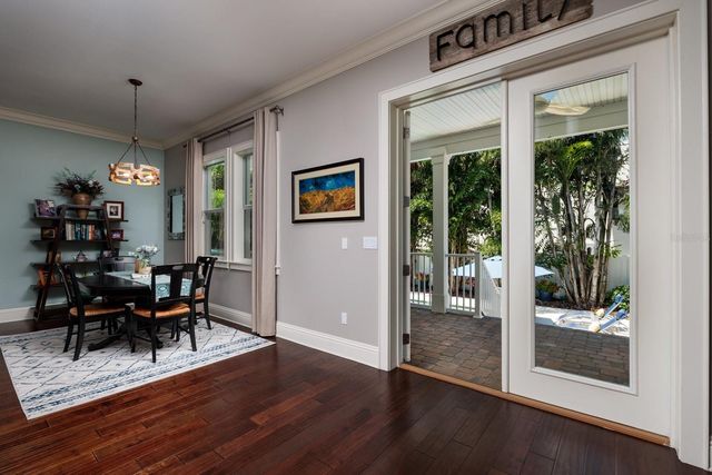 852 CORDOVA BOULEVARD NE, St Petersburg, FL 33704