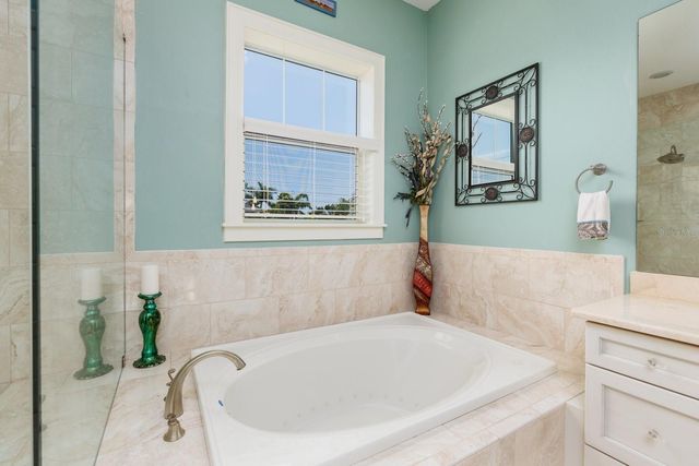 852 CORDOVA BOULEVARD NE, St Petersburg, FL 33704