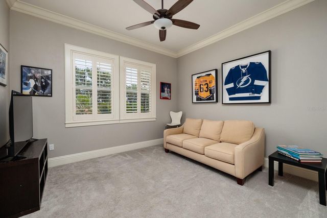 852 CORDOVA BOULEVARD NE, St Petersburg, FL 33704