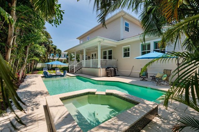 852 CORDOVA BOULEVARD NE, St Petersburg, FL 33704