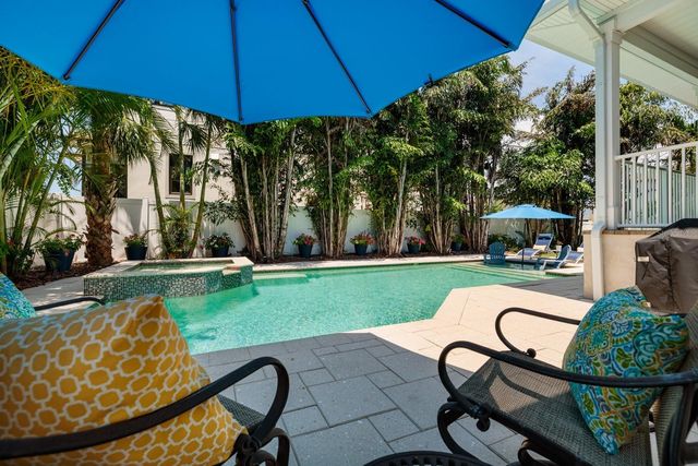 852 CORDOVA BOULEVARD NE, St Petersburg, FL 33704