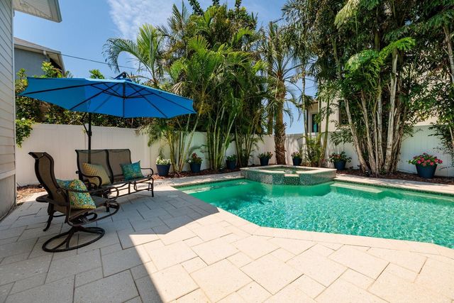 852 CORDOVA BOULEVARD NE, St Petersburg, FL 33704