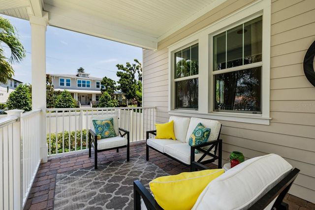 852 CORDOVA BOULEVARD NE, St Petersburg, FL 33704