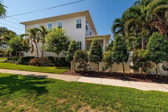 852 CORDOVA BOULEVARD NE, St Petersburg, FL 33704