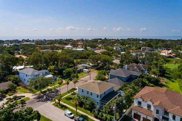 852 CORDOVA BOULEVARD NE, St Petersburg, FL 33704
