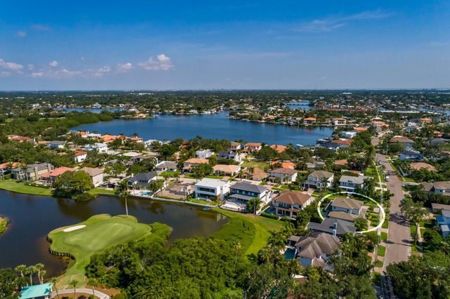 852 CORDOVA BOULEVARD NE, St Petersburg, FL 33704