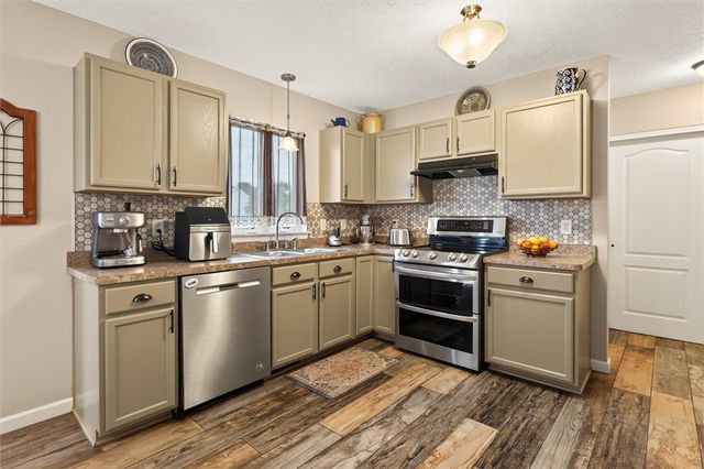 15 Aston Villa, Chili, NY 14514