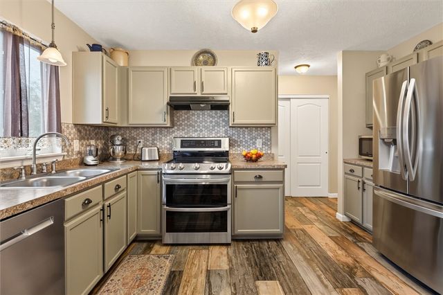 15 Aston Villa, Chili, NY 14514