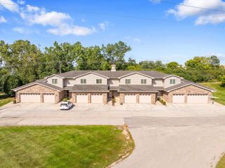 2127 ROYAL CREST CIRCLE #5, Green Bay, WI 54311