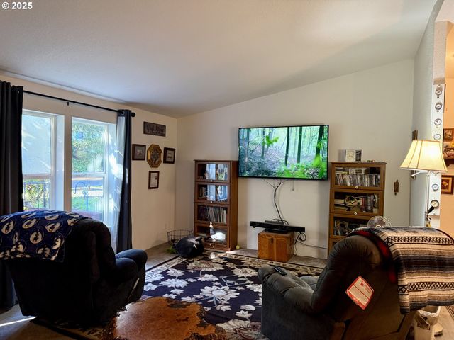 1305 KRISTI Loop, Lakeside, OR 97449