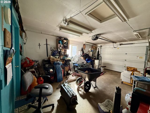 1305 KRISTI Loop, Lakeside, OR 97449