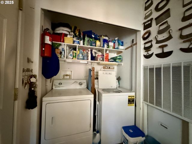 1305 KRISTI Loop, Lakeside, OR 97449