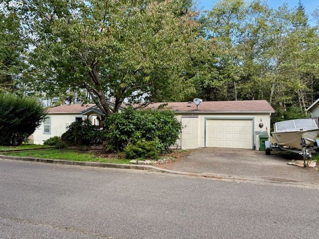 1305 KRISTI Loop, Lakeside, OR 97449