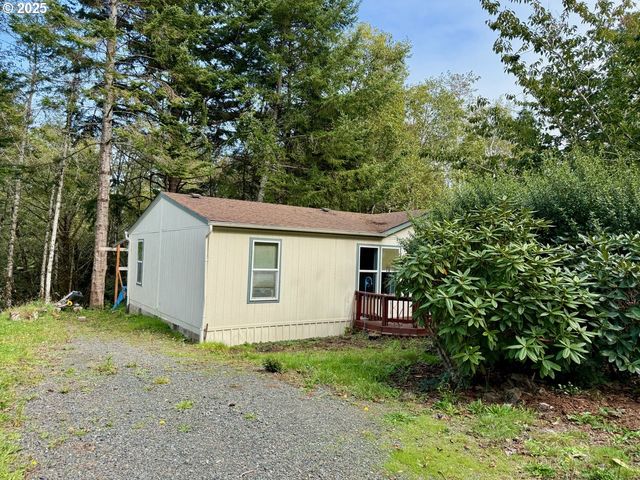 1305 KRISTI Loop, Lakeside, OR 97449