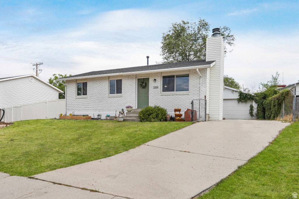 7223 W GARDENIA AVE, Magna, UT 84044