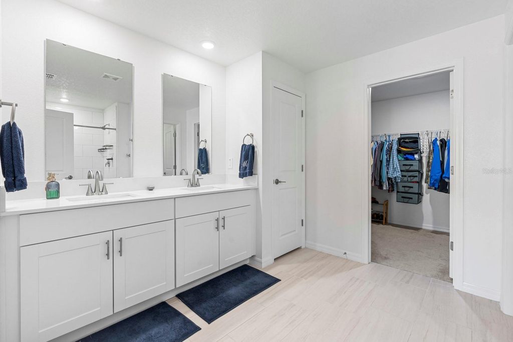 Image 25 of property listing at 4020 GREAT VESSEL PLACE, Plant City, FL 33565