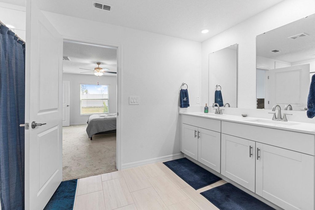 Image 26 of property listing at 4020 GREAT VESSEL PLACE, Plant City, FL 33565