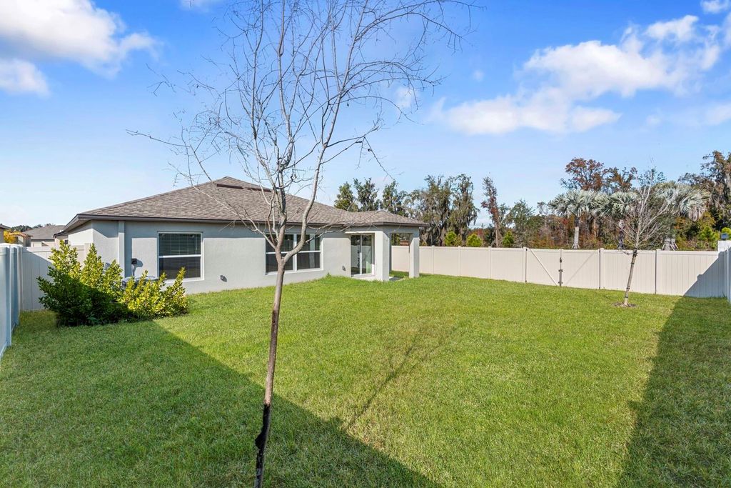 Image 42 of property listing at 4020 GREAT VESSEL PLACE, Plant City, FL 33565