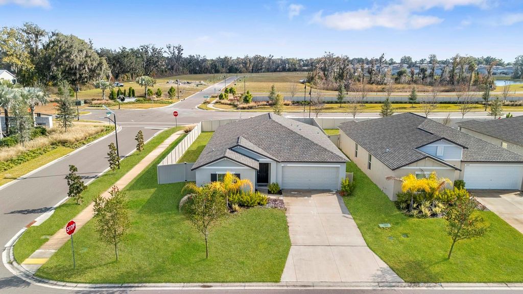 Image 45 of property listing at 4020 GREAT VESSEL PLACE, Plant City, FL 33565