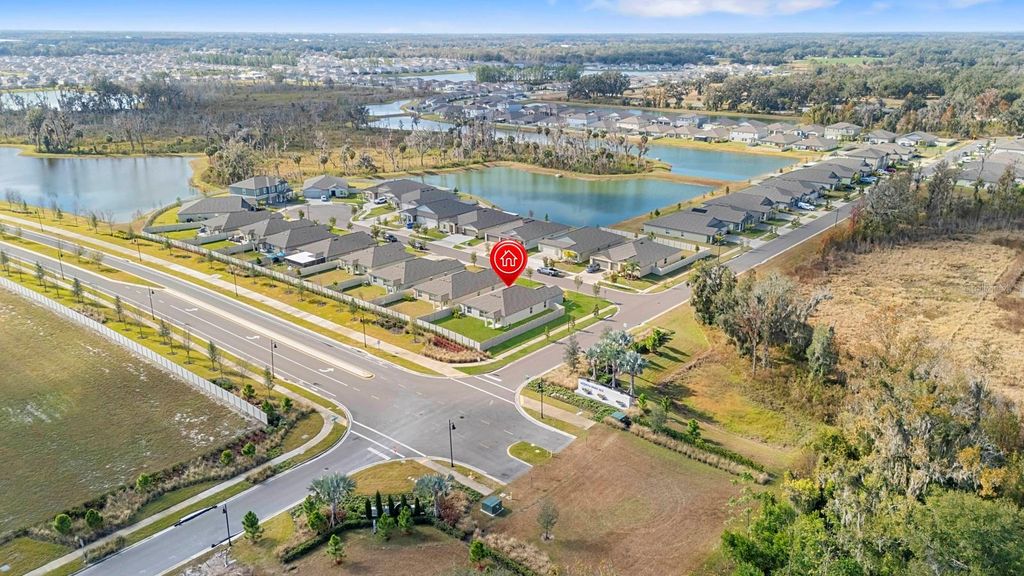 Image 47 of property listing at 4020 GREAT VESSEL PLACE, Plant City, FL 33565