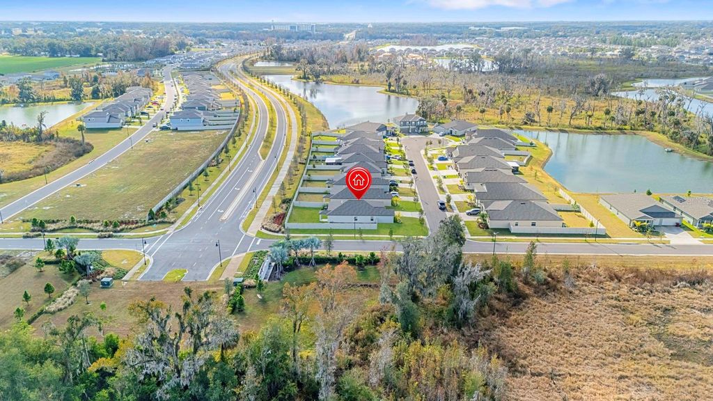 Image 57 of property listing at 4020 GREAT VESSEL PLACE, Plant City, FL 33565