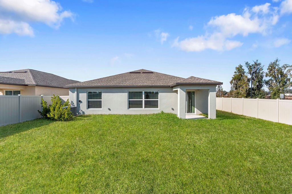 Image 62 of property listing at 4020 GREAT VESSEL PLACE, Plant City, FL 33565