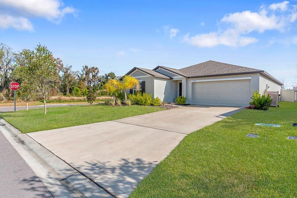 Image 63 of property listing at 4020 GREAT VESSEL PLACE, Plant City, FL 33565