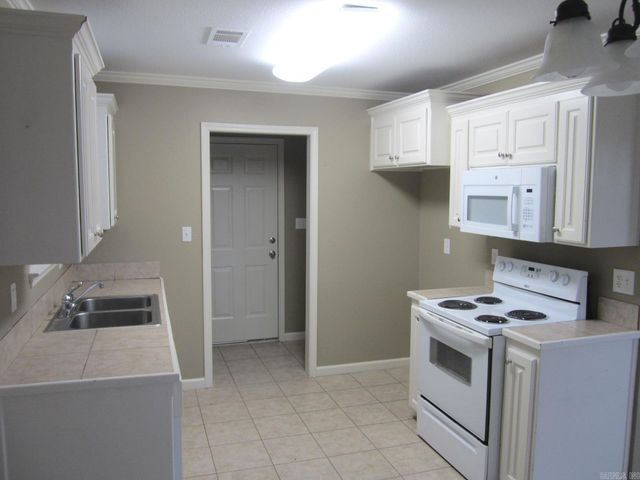 2415 Canterbury Court, Cabot, AR 72023