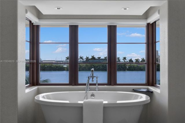 288 S Coconut Ln, Miami Beach, FL 33139