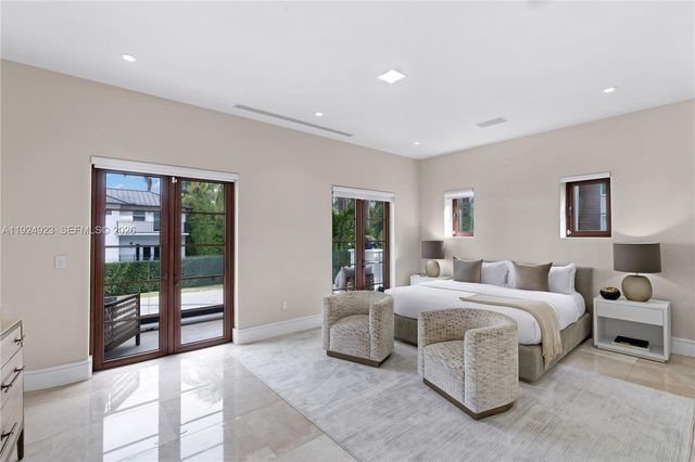 288 S Coconut Ln, Miami Beach, FL 33139