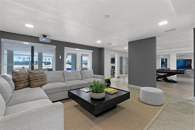 288 S Coconut Ln, Miami Beach, FL 33139