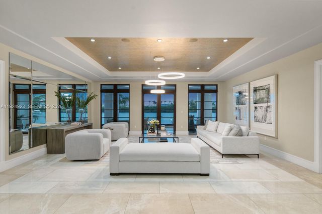 288 S Coconut Ln, Miami Beach, FL 33139