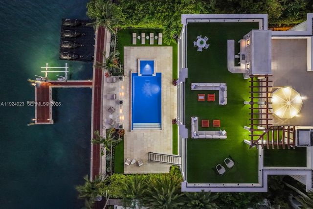 288 S Coconut Ln, Miami Beach, FL 33139