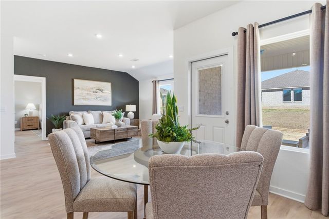 3050 Laredo Lane, Centerton, AR 72736