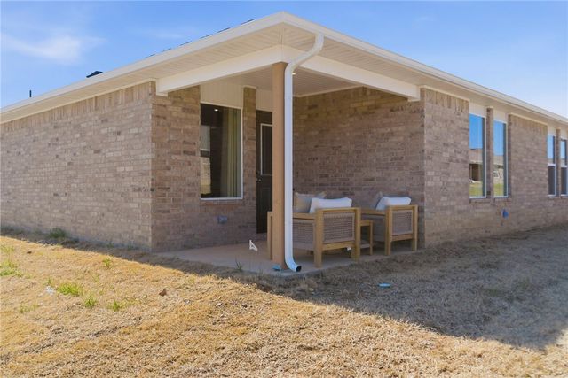 3050 Laredo Lane, Centerton, AR 72736