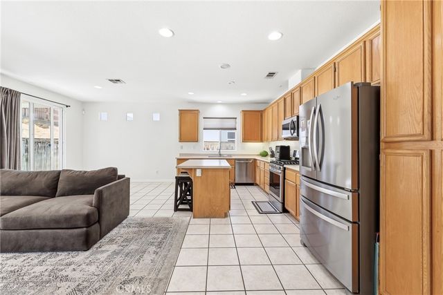 32077 Poppy Way, Lake Elsinore, CA 92532