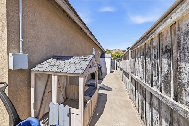 32077 Poppy Way, Lake Elsinore, CA 92532