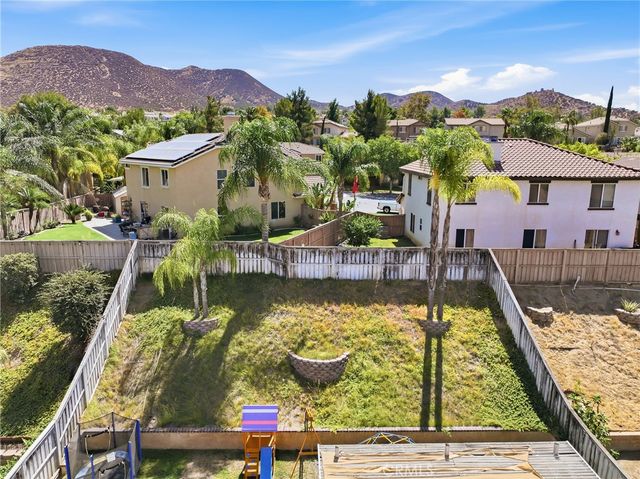 32077 Poppy Way, Lake Elsinore, CA 92532