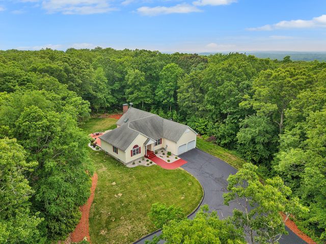 65 Newent Road, Lisbon, CT 06351