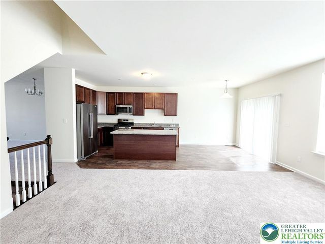 422 Gray Feather Way, Upper Macungie Twp, PA 18104